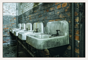 Sinks in grunge